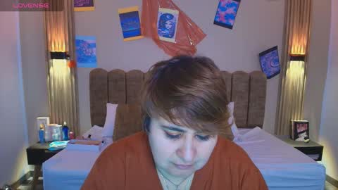 Snapshot of sasharosee2 chatting on October 2, 12:23 pm S A S H A R O S E online show from October 2, 12:23 pm