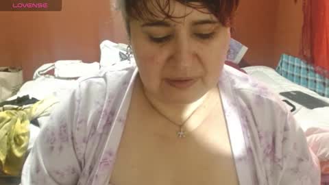 Snapshot of sasharosee2 chatting on November 3, 1:01 pm S A S H A R O S E online show from November 3, 1:01 pm