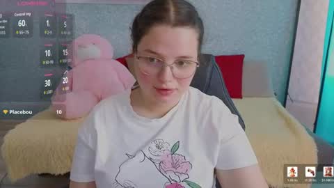 Snapshot of sashavibe chatting on June 19, 2:21 pm Sasha online show from June 19, 2:21 pm