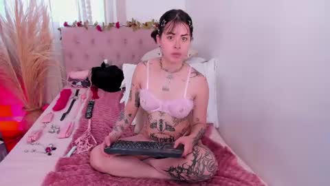 saskia_vellour online show from July 23, 6:28 pm