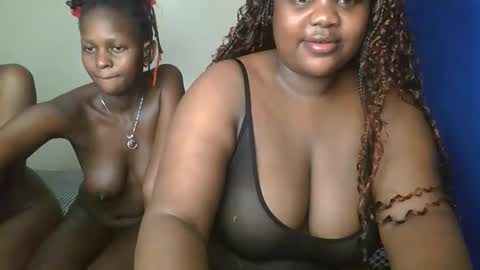 sassie_bee online show from September 13, 11:04 pm