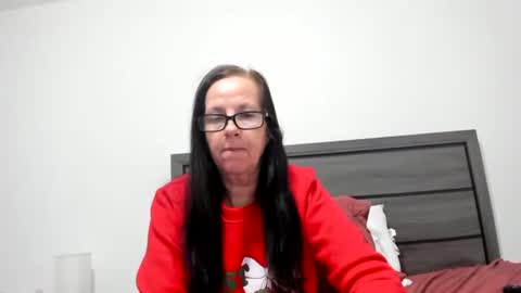 Snapshot of sassiestpeachgoddess chatting on December 1, 1:38 pm Sassiest Peach Goddess online show from December 1, 1:38 pm