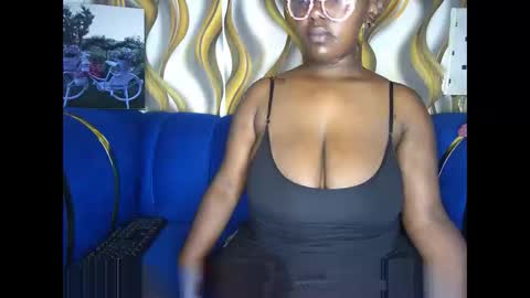 Snapshot of sassy100936 chatting on April 4, 3:49 am Spicyd online show from April 4, 3:49 am