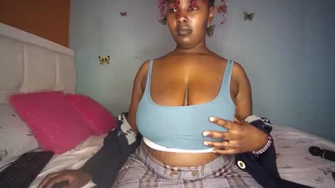 Snapshot of sassy100936 chatting on April 15, 4:30 am Spicyd online show from April 15, 4:30 am