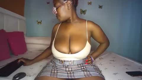 Snapshot of sassy100936 chatting on April 26, 5:05 am Spicyd online show from April 26, 5:05 am