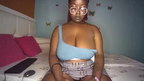 Snapshot of sassy100936 chatting on May 9, 5:01 am Spicyd online show from May 9, 5:01 am