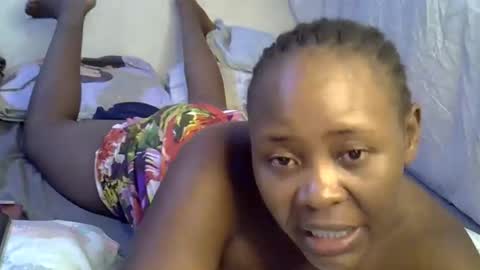 sassy_bella online show from December 5, 2:09 am