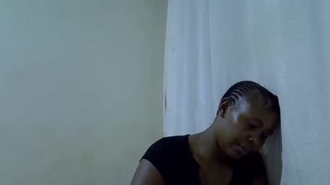 Snapshot of sassy_bella chatting on February 14, 9:22 pm sassy_bella online show from February 14, 9:22 pm