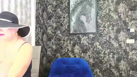 Snapshot of sassy_seasons chatting on October 29, 9:55 am sassy_seasons online show from October 29, 9:55 am