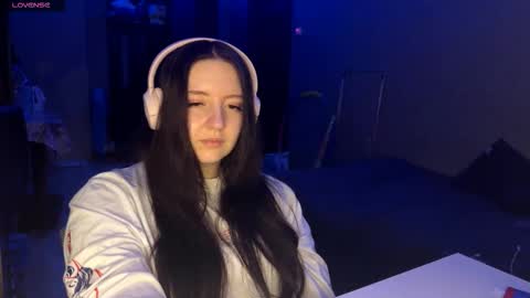 Marmulka or Mary online show from December 19, 6:15 pm