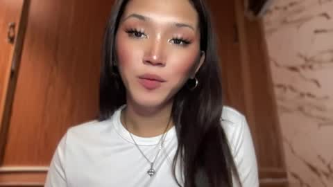 Snapshot of sassy_yourgirlxxxx chatting on May 5, 1:13 am Sassygirl online show from May 5, 1:13 am