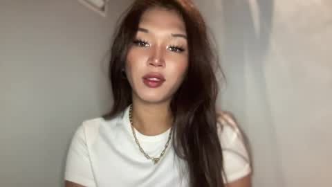 Snapshot of sassy_yourgirlxxxx chatting on June 4, 12:49 am Sassygirl online show from June 4, 12:49 am