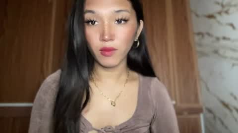 Snapshot of sassy_yourgirlxxxx chatting on June 13, 1:47 am Sassygirl online show from June 13, 1:47 am