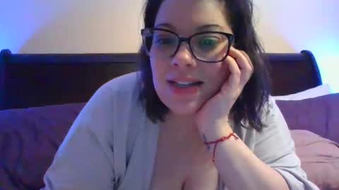 Snapshot of sassyavarose chatting on December 23, 3:37 am sassyavarose online show from December 23, 3:37 am