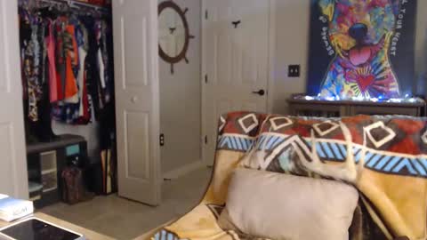 Trish online show from February 4, 2:28 am