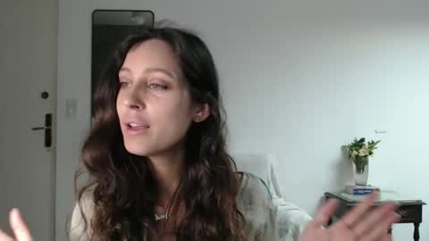 Snapshot of sassylilah chatting on December 3, 1:20 pm Lilah online show from December 3, 1:20 pm