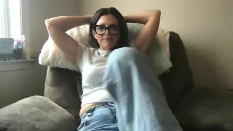 sassynsweetmilf online show from December 19, 3:52 pm