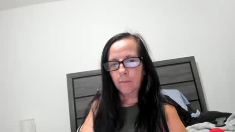 Snapshot of sassypeachgoddess chatting on October 8, 3:04 am sassypeachgoddess online show from October 8, 3:04 am