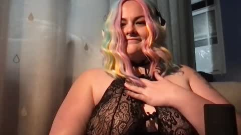Snapshot of sassysuzie chatting on October 17, 2:48 am sassysuzie online show from October 17, 2:48 am