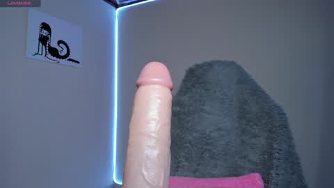 Snapshot of satanbabee_ chatting on January 15, 12:09 am im expecting 300 thumbs up on my altar online show from January 15, 12:09 am