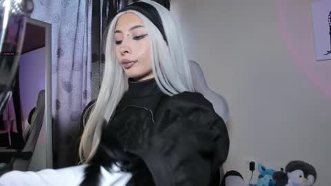 Snapshot of satanbabee_ chatting on February 13, 10:00 pm im expecting 300 thumbs up on my altar online show from February 13, 10:00 pm