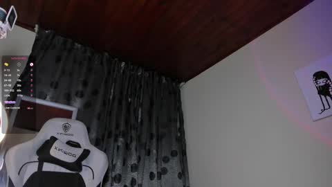 Snapshot of satanbabee_ chatting on February 25, 12:58 am im expecting 300 thumbs up on my altar online show from February 25, 12:58 am