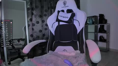 Snapshot of satanbabee_ chatting on March 6, 1:27 am im expecting 300 thumbs up on my altar online show from March 6, 1:27 am