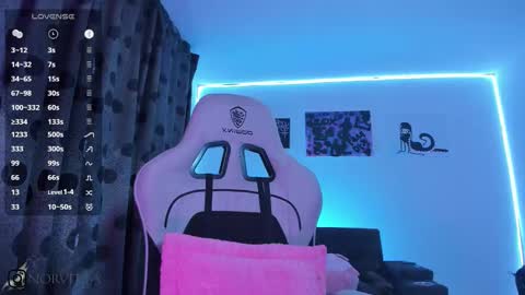 Snapshot of satanbabee_ chatting on December 13, 11:43 pm im expecting 300 thumbs up on my altar online show from December 13, 11:43 pm