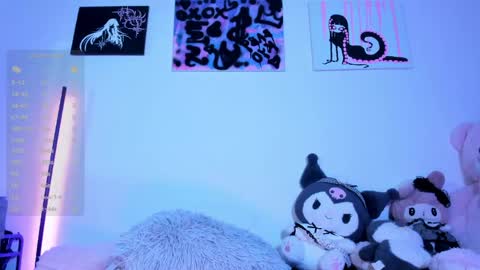    im expecting 300 thumbs up on my altar online show from May 16, 12:18 am