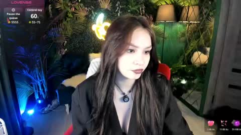 Snapshot of satiralux chatting on June 2, 3:25 pm online show from June 2, 3:25 pm