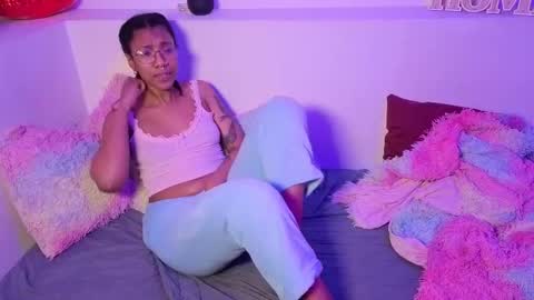 Snapshot of saturno_vibes chatting on February 19, 7:59 am saturno_vibes online show from February 19, 7:59 am