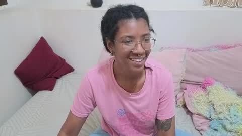 Snapshot of saturno_vibes chatting on February 24, 9:29 am saturno_vibes online show from February 24, 9:29 am