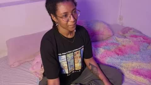 Snapshot of saturno_vibes chatting on February 26, 9:30 am saturno_vibes online show from February 26, 9:30 am