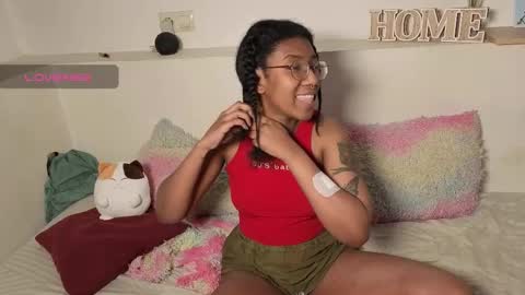 Snapshot of saturno_vibes chatting on March 23, 7:12 am saturno_vibes online show from March 23, 7:12 am