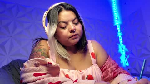 Gina George online show from December 3, 1:19 am