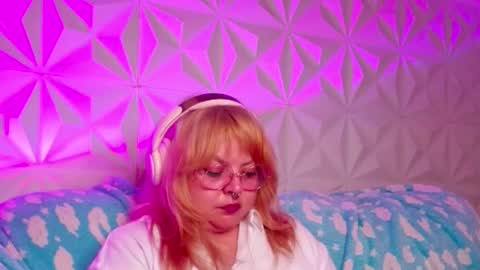 Gina George online show from October 12, 2:10 am