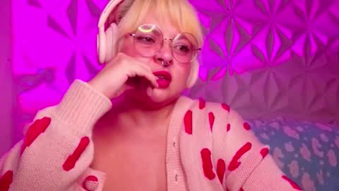 Gina George online show from October 19, 12:44 am