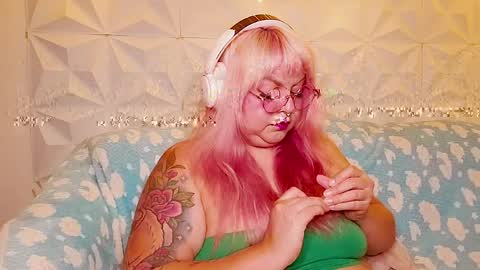 Gina George online show from June 4, 1:44 am