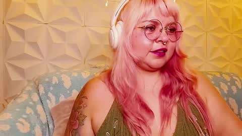 Gina George online show from June 4, 11:44 pm