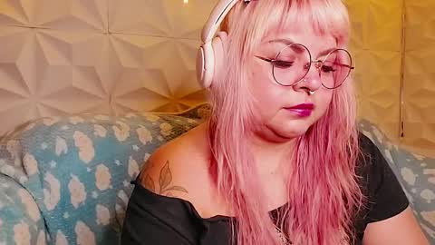 Gina George online show from June 6, 11:42 pm