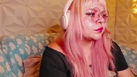 Gina George online show from June 10, 12:33 am