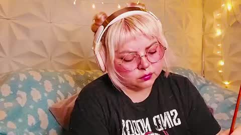 Gina George online show from June 14, 10:12 pm