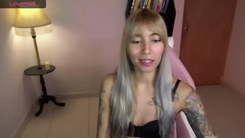 I AM JENN  online show from February 15, 11:45 pm