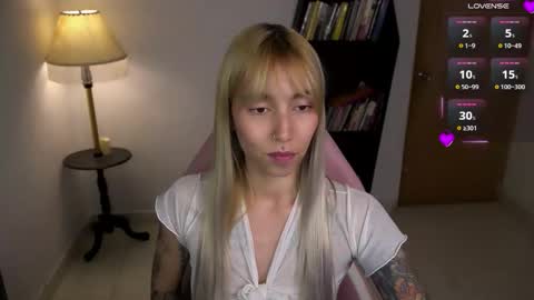 I AM JENN  online show from February 28, 3:40 am