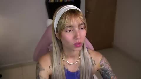 I AM JENN  online show from March 5, 4:08 am