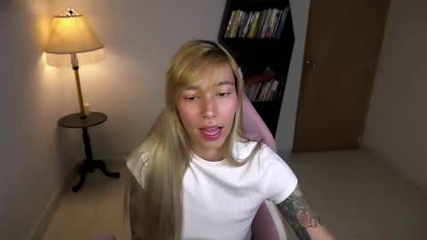 I AM JENN  online show from March 15, 2:06 am