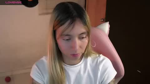 I AM JENN  online show from June 20, 3:53 am