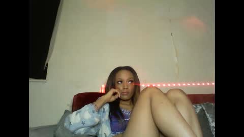 Snapshot of saucy_shanice chatting on January 28, 7:42 pm Shaniiice online show from January 28, 7:42 pm