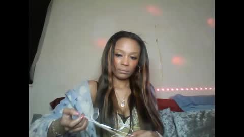 Snapshot of saucy_shanice chatting on February 8, 8:10 pm Shaniiice online show from February 8, 8:10 pm