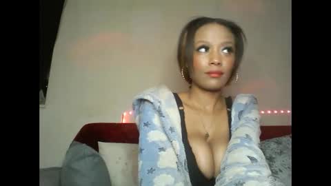 Snapshot of saucy_shanice chatting on February 13, 7:21 pm Shaniiice online show from February 13, 7:21 pm